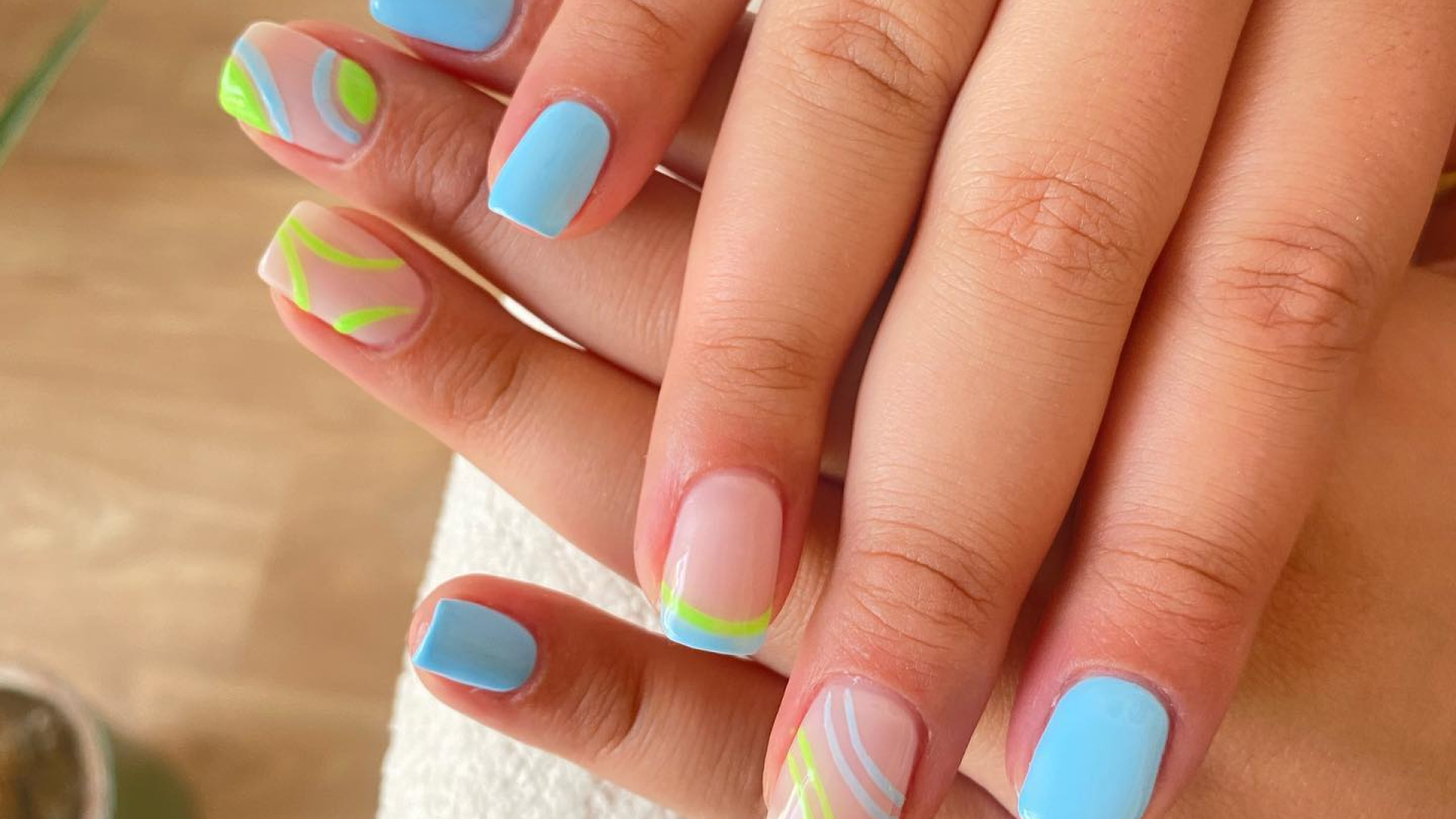 JADE NAIL BAR