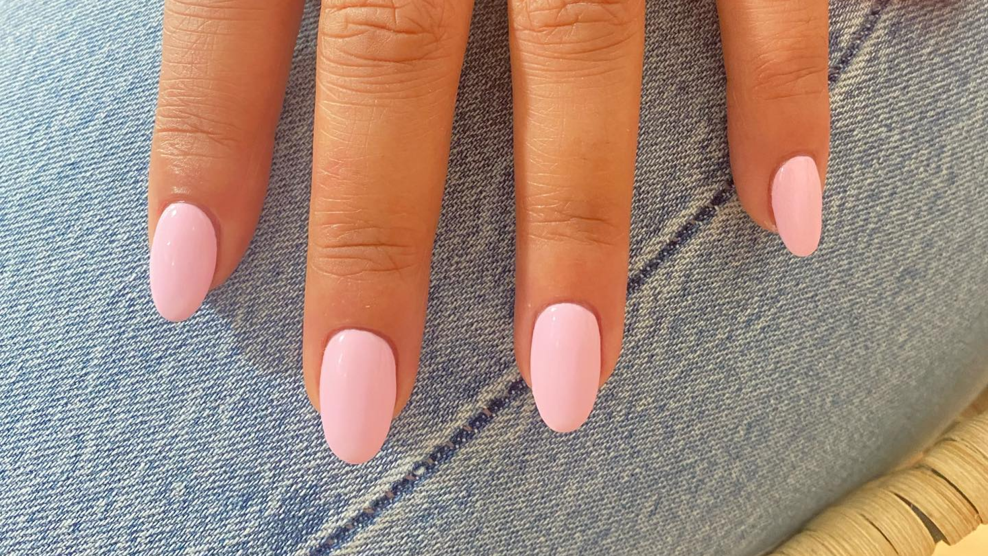 JADE NAIL BAR