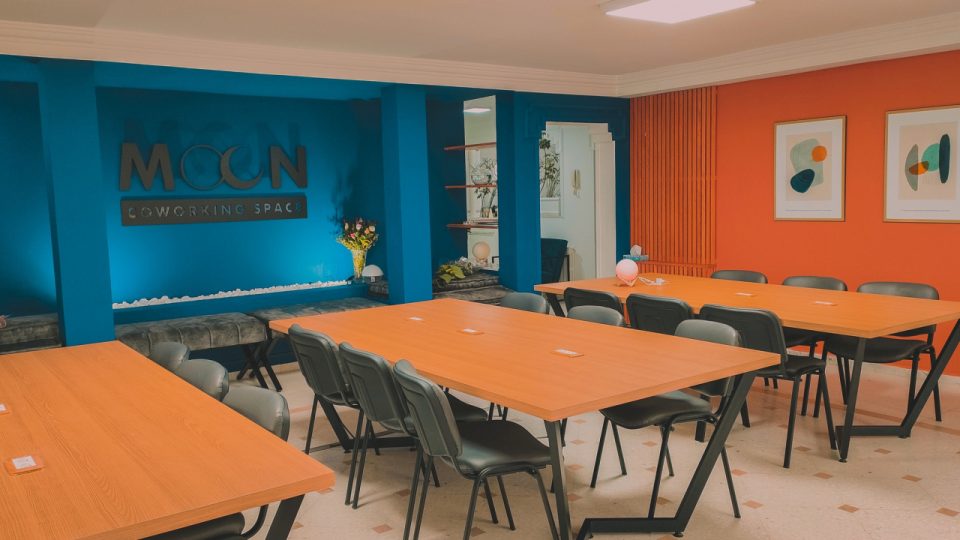 MOON COWORKING SPACE